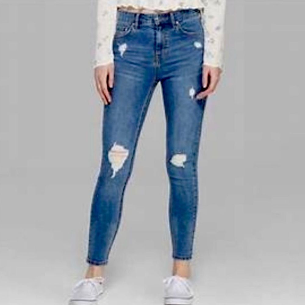 Wild Fable Medium Wash High Rise Distressed Skinny Jeans